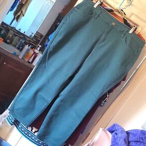 New 20 ladies capri pants